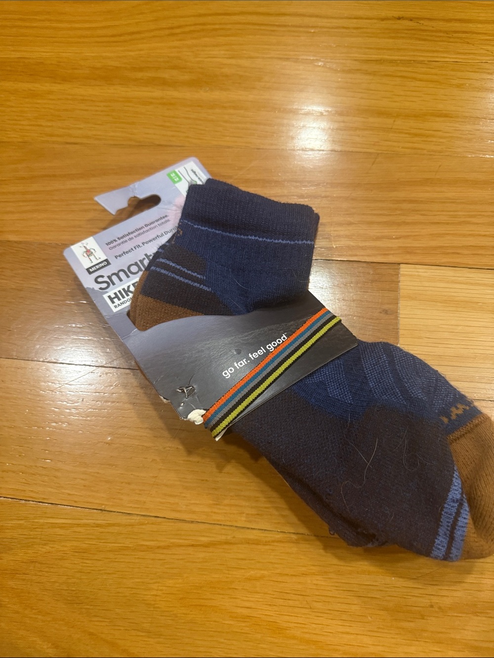 NWT smartwool unisex hiking socks size medium.